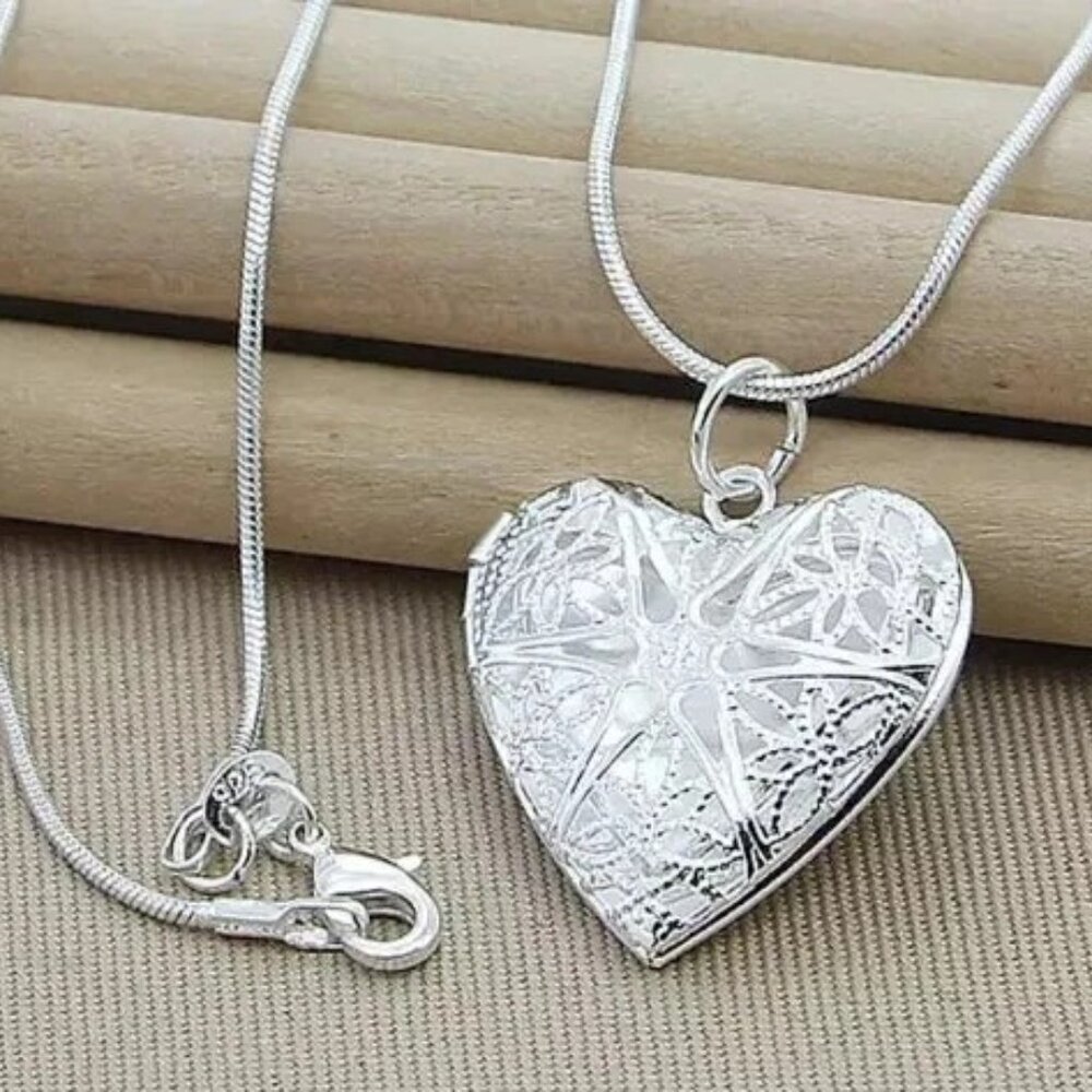 Women's 925 Sterling Silver Heart Photo Locket Pendant 18" Snake Necklace